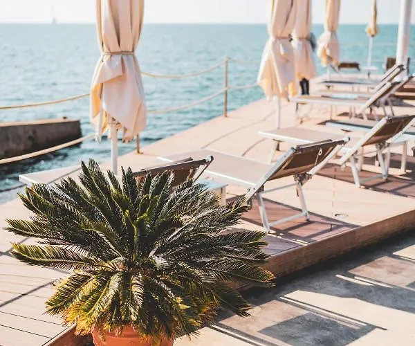 ホテル Tre Merli トリエステ