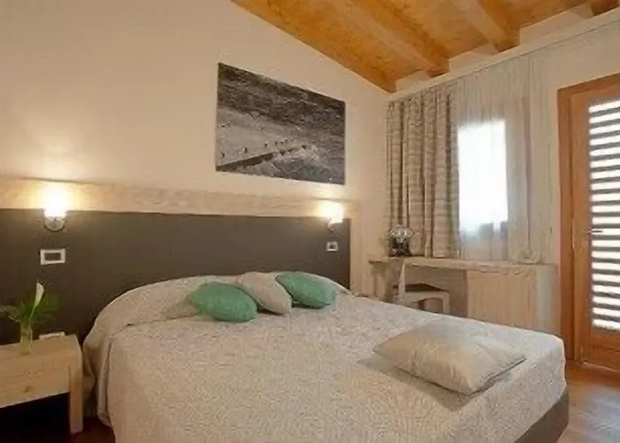 特雷梅尔利海滩酒店 3*