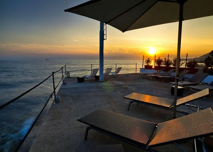 特雷梅尔利海滩酒店 3*